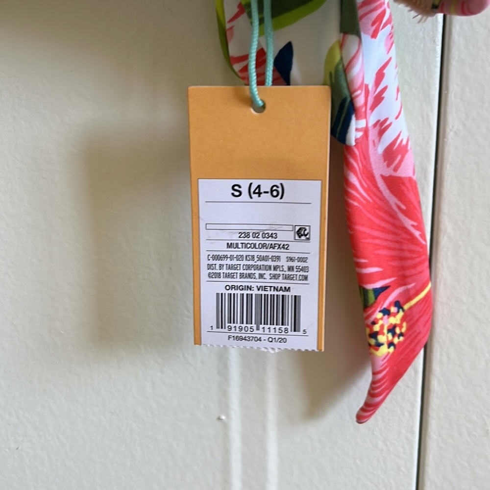 NWT! Kona Sol Halter crop top/ bikini top. Size Small. - Picture 4 of 5
